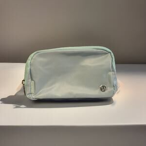 New Lululemon Everywhere Belt Bag Mint Green 1L, Unisex Lululemon Belt Bag